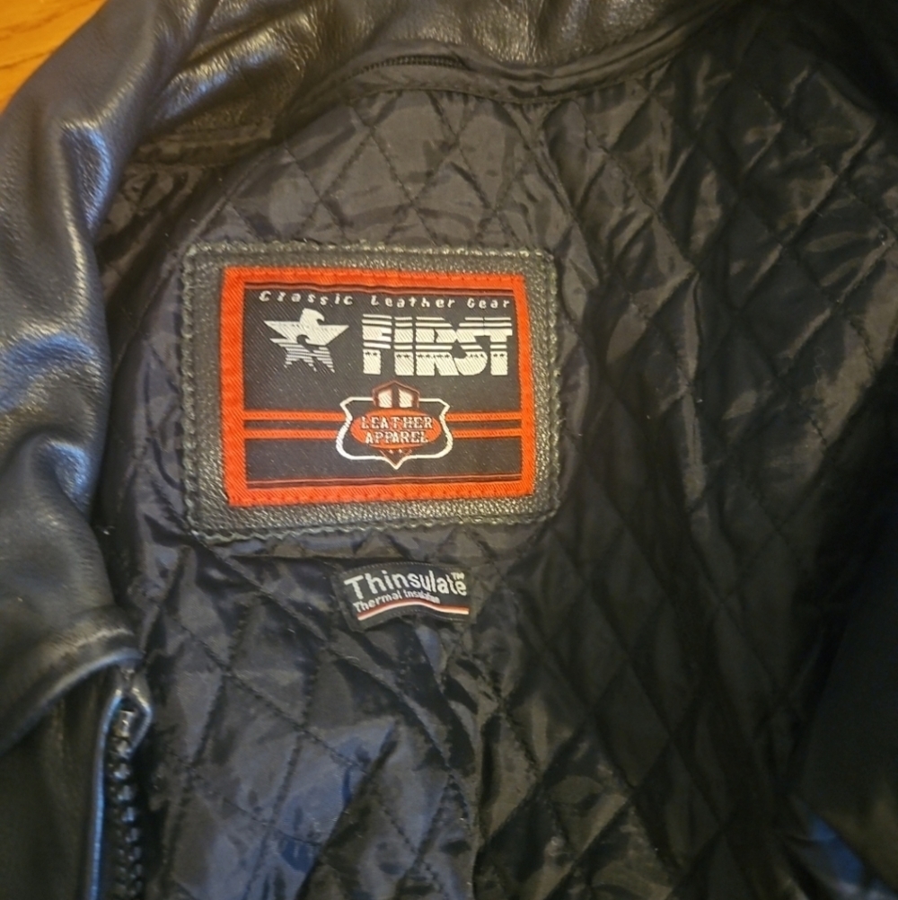 Vintage First Classics Women’s Black Leather Biker Jacket L–Thinsulate, Full zip - Picture 14 of 16